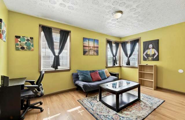 237-239 East 21st Street - 237 Gallery 3