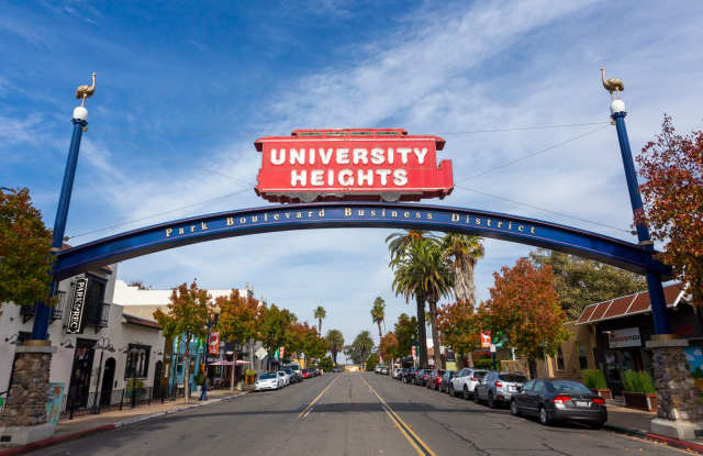 Charming 2 Bedroom in University Heights with Onsite Laundry ~Cats OK~ photos photos