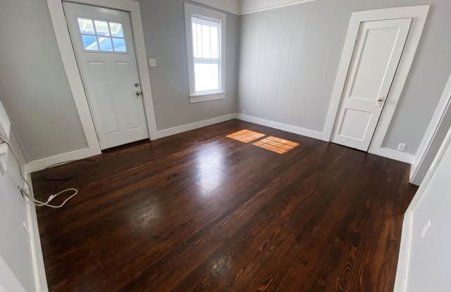 1-Bedroom in Downtown LC | All Bills Paid Gallery 3