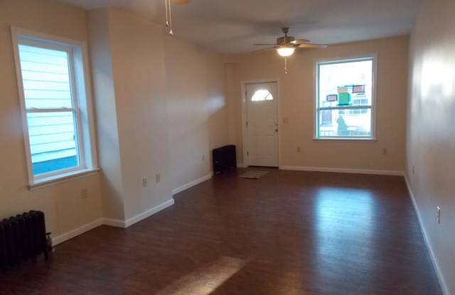 138 Poplar Street Gallery 3