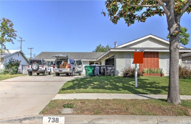 738 N Shaftesbury Avenue - 738 N Shaftesbury Ave, San Dimas, CA 91773