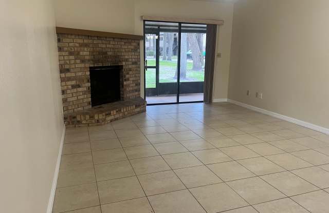 1805 Foxhall Circle Gallery 3