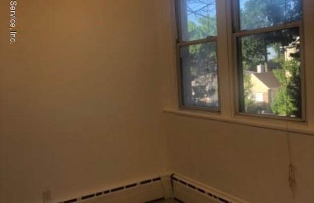 17 Hickory Avenue Gallery 4