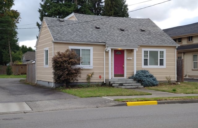 727 4th St NW - 727 4th Street Northwest, Puyallup, WA 98371