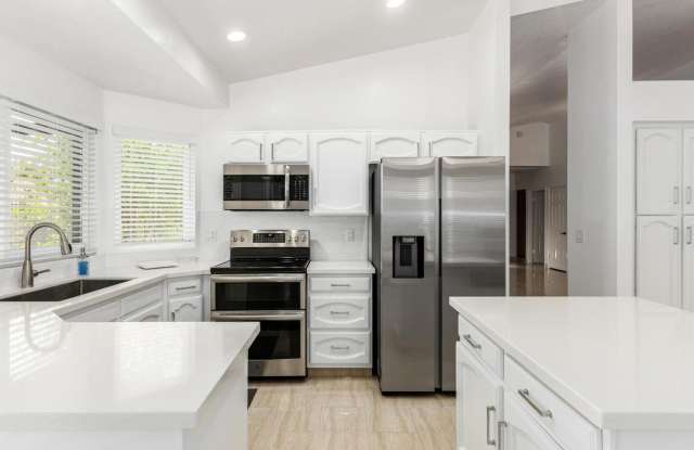 9907 E WOOD Drive Gallery 1