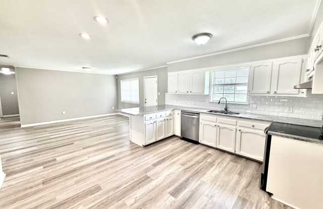 Bright & Spacious 3 Bedroom Brick Home with Double Carport & Large Backyard photos photos