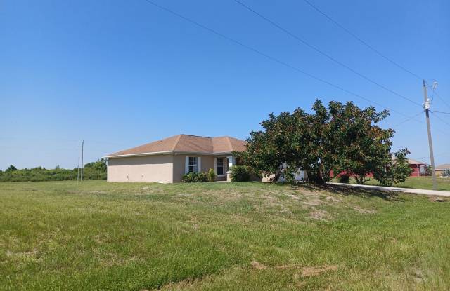 Coming soon 3 Bedroom with a Den 2 bathroom single family home photos photos