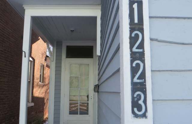Large Three Bedroom, 1.5 Bathroom Home half block from GE Campus (West Central, Downtown) photos photos