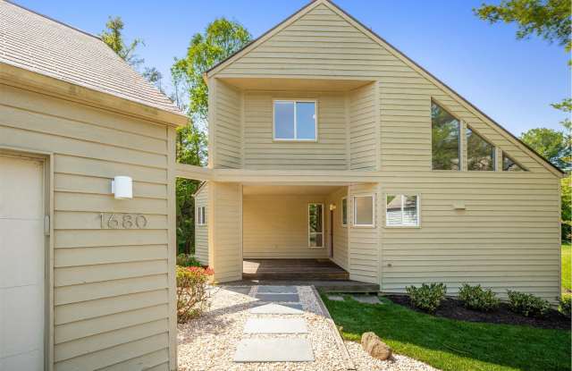 1680 Cedar Hollow Way - 1680 Cedar Hollow Way, Reston, VA 20194