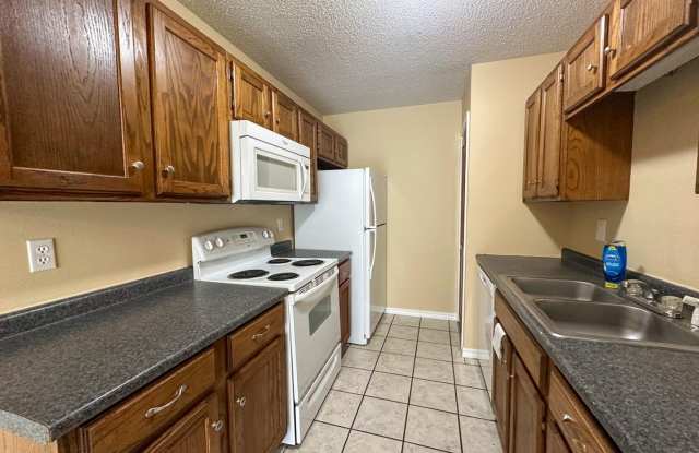 Come take a look at this 3-bedroom 2-bathroom home Gallery 4