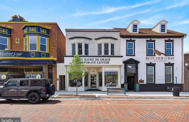 224 N WASHINGTON Street Gallery 2