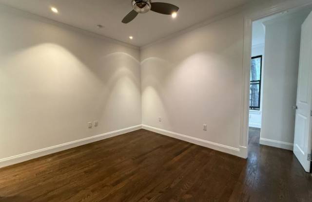 358 11th Street Gallery 3