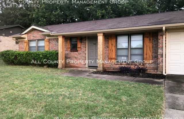 708 N Stewart Street - 708 North Stewart Street, Azle, TX 76020