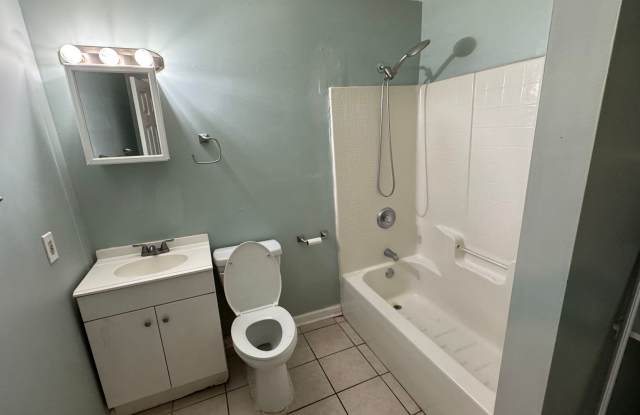 Single Family Home on 1.5 acres Gallery 3