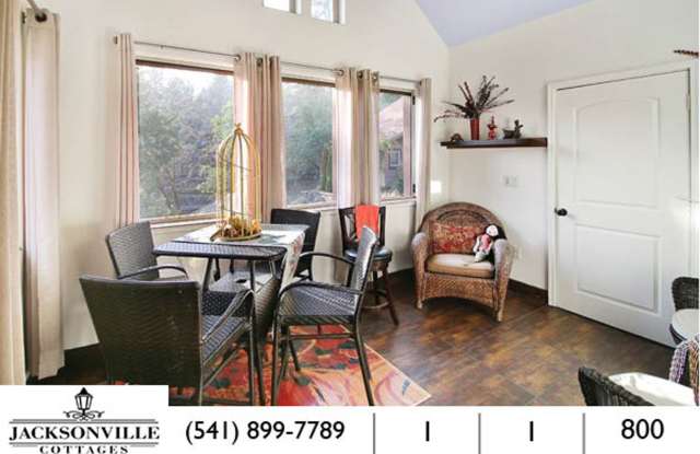 Hobbit House: Fully Furnished Jacksonville Suite. $300 Monthly Utility Fee Gallery 2