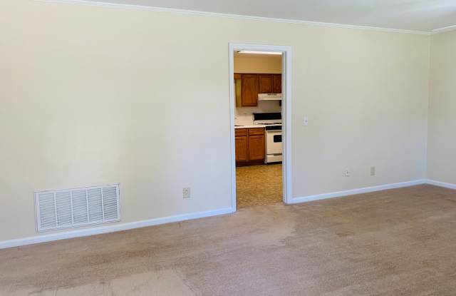 WOW! All brick 3 bedroom ranch in Newnan! Must see! Gallery 3