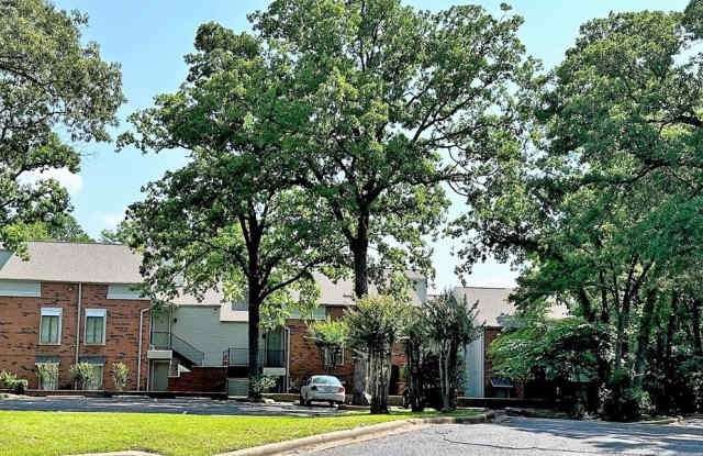 801 Country Club Cir Gallery 2