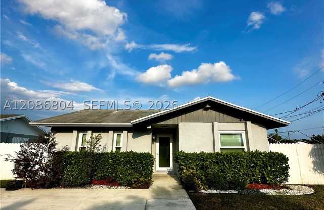 18155 SW 105th Ave photos photos