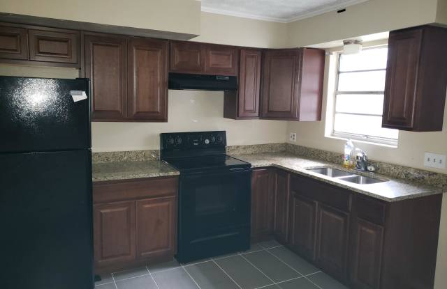 10261 COLONIAL CT Gallery 4