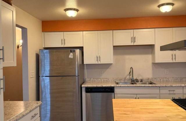 Beautiful Midtown 3 Bedroom! Gallery 4