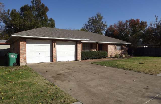 1114 Thomas Gallery 2