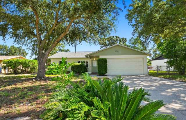 3/2 Home with Garage + Fenced Yard - Lakewood Estates! photos photos