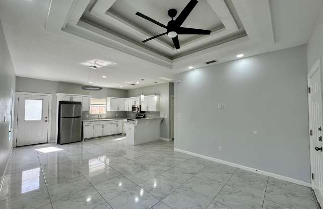 3312 S Mia Ln Gallery 3