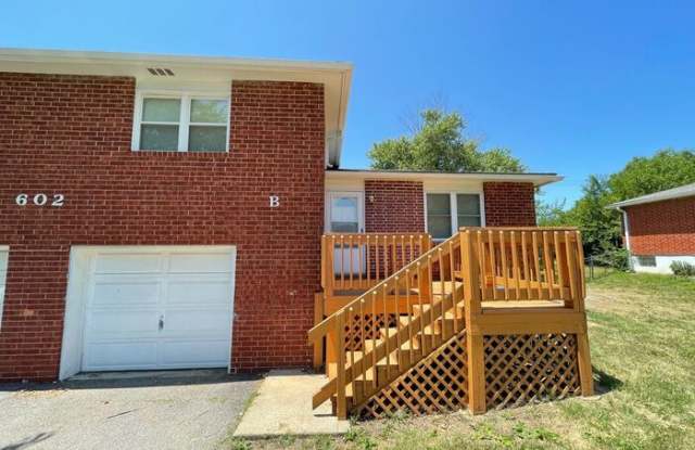 602 Northeast Florence Avenue - 602 Northeast Florence Street, Lee's Summit, MO 64063