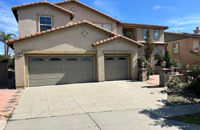 Spacious 5-Bedroom Home with Stunning Views photos photos