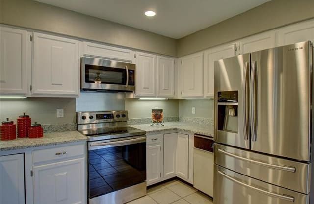 2747 Fairway Park Street - 2747 Fairway Pk, Grand Prairie, TX 75050