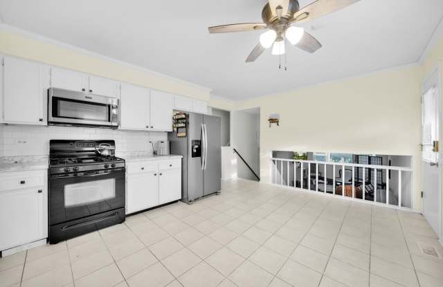 5911 W 125th Place Gallery 3