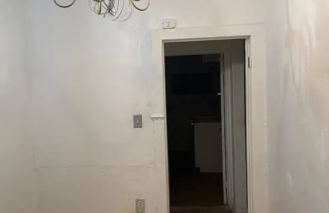 252 E Cedar Ave Gallery 1