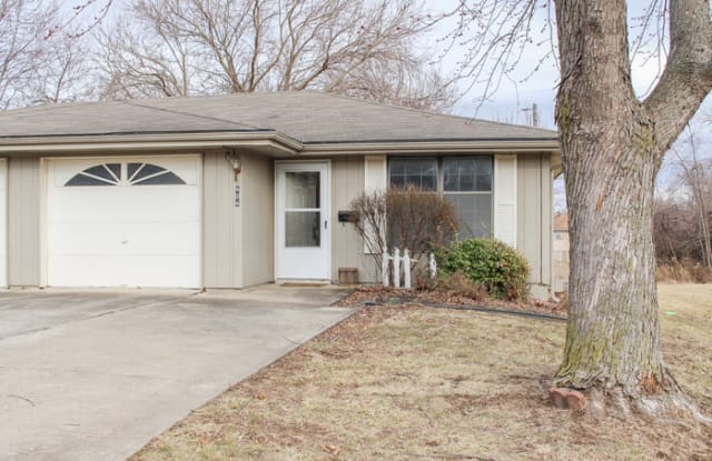 404 Southwest 6th Street - 404 Southwest 6th Street, Blue Springs, MO 64014