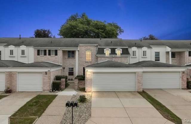 171 MANOR Way Gallery 1