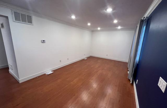 3 Bedroom 1.5 Bath Home in the West Lafayette School District! Gallery 3