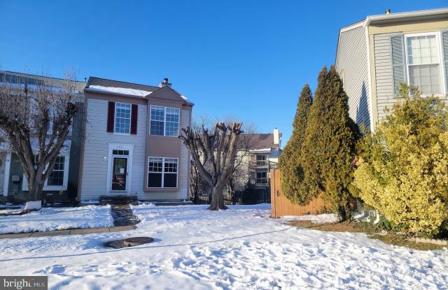 121 PADDINGTON WAY NE - 121 Paddington Way Northeast, Leesburg, VA 20176