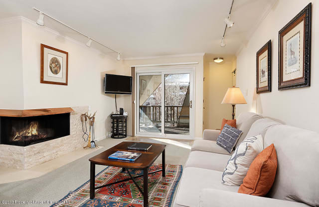 210 E Cooper Avenue - 210 North Cooper Avenue, Aspen, CO 81611