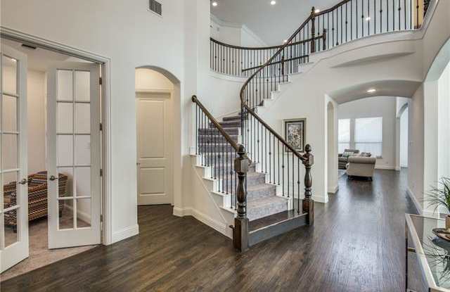 504 Cypress Garden Drive Gallery 4