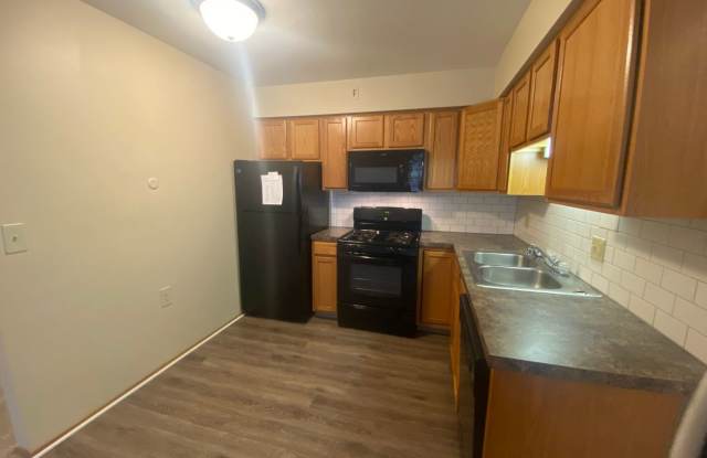 Ground Floor Large 1 Bedroom 1 Bath Available photos photos