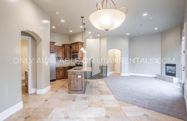 5176 N University Ave photos photos