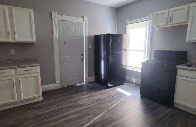 Charming 3BR/2Bath in Moline photos photos