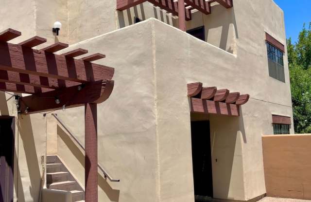 ASU Location!! Welcome to this modern and recently remodeled bedroom, 1 bathroom condo! Gallery 4