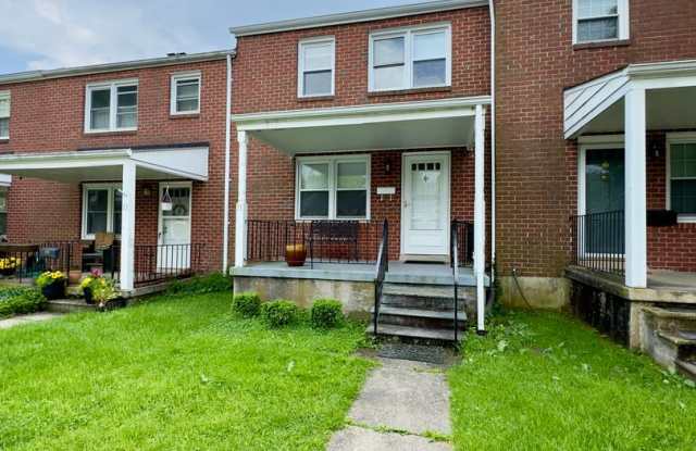 Modern 3-Bedroom Townhome in Towson with Spacious Yard - 11 Wilfred Court, Towson, MD 21204