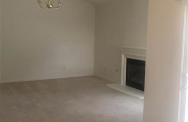 1618 Hawthorn Gallery 3