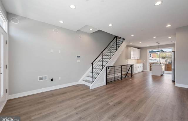 Brand New 4-Bedroom Luxury Home with Rooftop Deck in Port Richmond photos photos