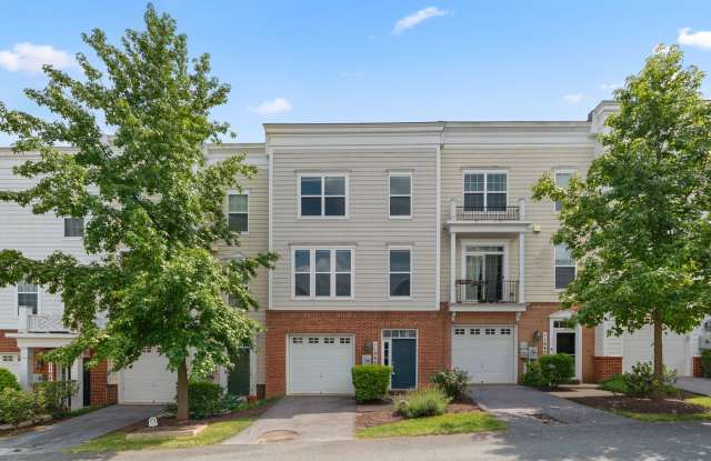 3 Bedroom 3.5 Bathroom - Wheaton Townhouse - One Car Garage photos photos