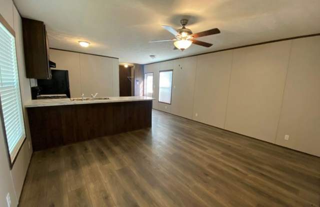 400 N Carson Road Gallery 3