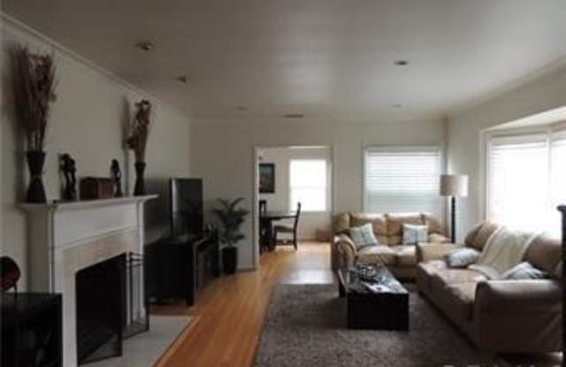 3946 N Marshall Way Gallery 2