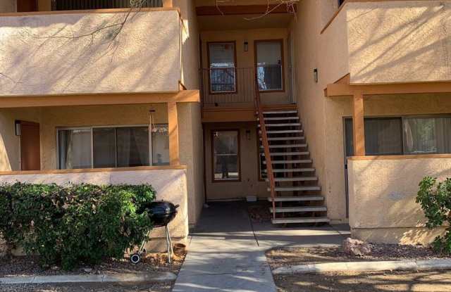 Close to UNLV, Airport, and Las Vegas Strip. GRANITE COUNTERTOPS. Comm. Pool photos photos