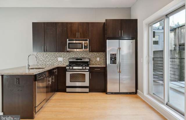 914 S DARIEN Street photos photos